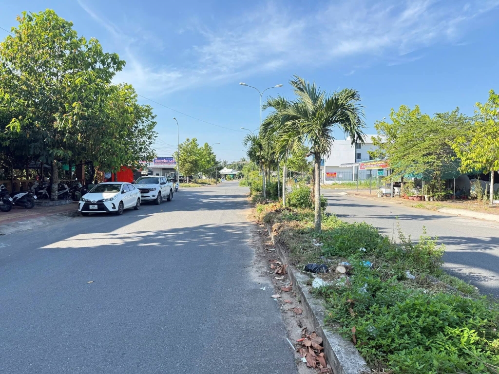 Đất nền mặt tiền Đ. Bùi Quang Trinh, Phường Hưng Phú, 100m² - Đầu tư sinh lời tuyệt vời!