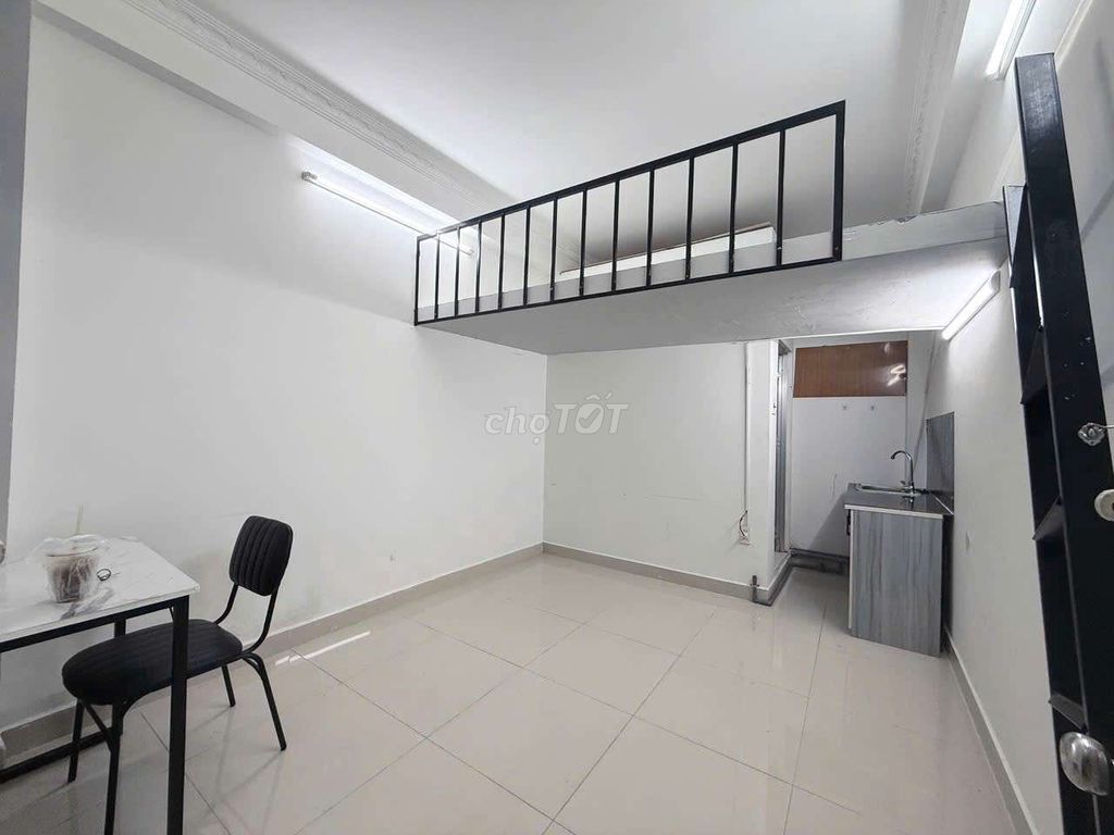 Phòng trọ giá rẻ 28m² - Hồng Bàng Q6, chỉ 3.4 triệu - An ninh 24/7!
