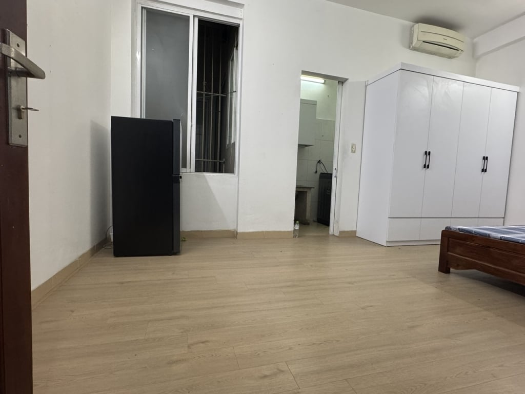 Phòng cho thuê mới Đội Cấn, Ba Đình 32m² giá chỉ 4,8 triệu