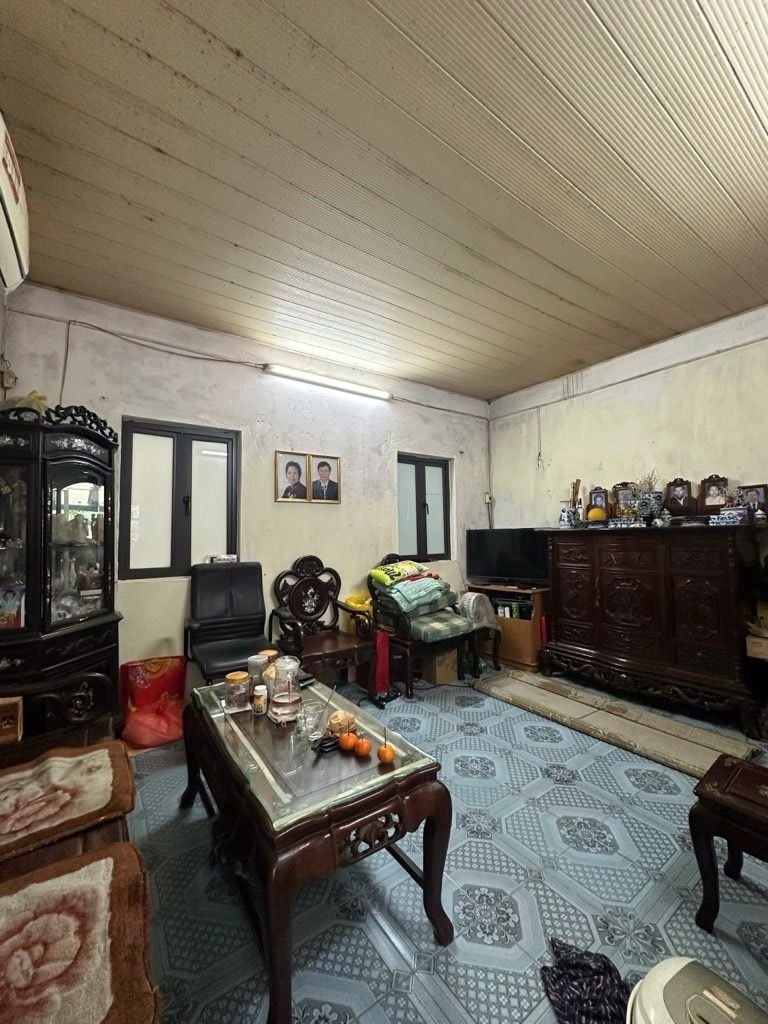 Nhà phố Trúc Bạch 43m² giá 14.7 tỷ - Đầu hồi thoáng sáng, ngõ nông rộng!