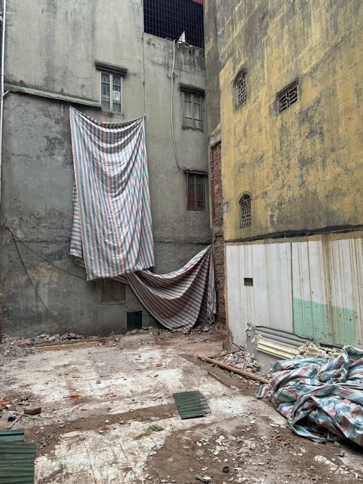 Đất nền Đường Láng, Đống Đa 70m² giá 23 tỷ - Ngõ ô tô, sẵn GPXD 8 tầng!