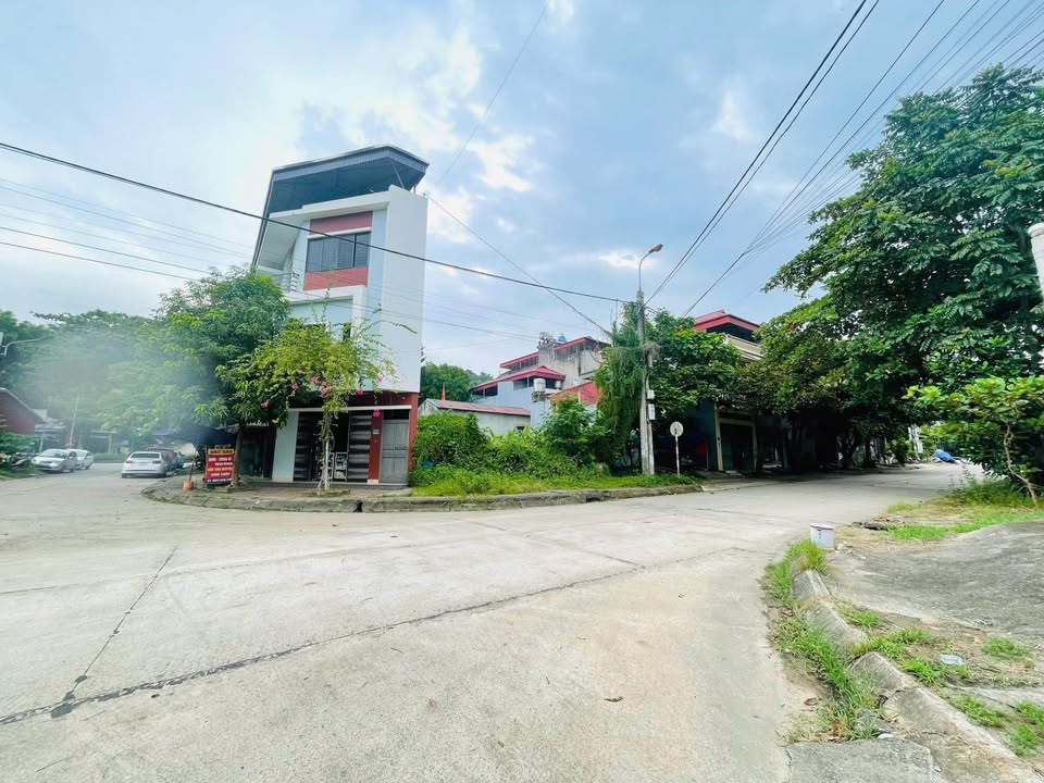 Đất nền Cam Đường 100m² giá 1.665 tỷ - Bán gấp, cơ hội không thể bỏ lỡ!