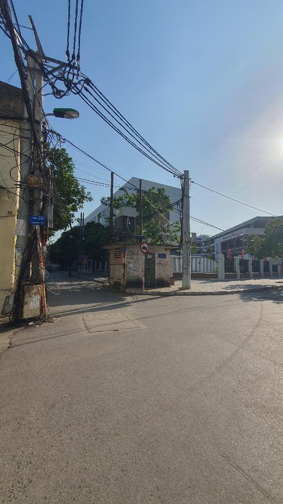 Nhà 5 tầng Khuyến Lương 30m² giá thỏa thuận - Sổ đỏ chính chủ, nội thất đầy đủ!