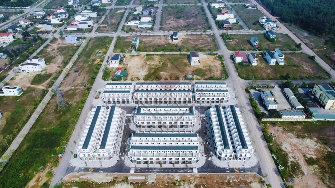 FrontHouse Trần Quốc Hoàn Huyện Cam Lộ 272m² giá 230 tỷ - Đối diện NOXH Vinhome!