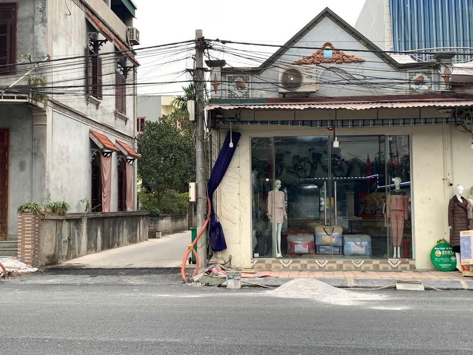 Cửa hàng cho thuê tại xã Hồng Lạc, 130m² - Vị trí đắc địa, sẵn sàng kinh doanh!