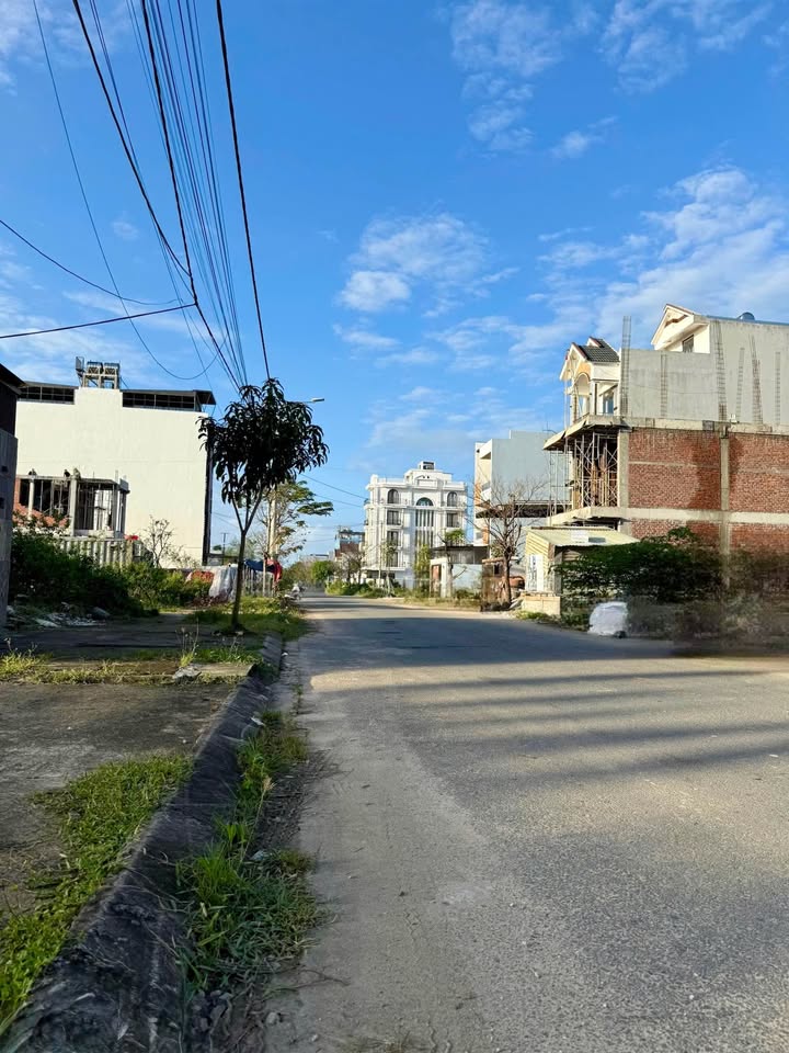 Đất nền KĐT VCCnd Đà Nẵng 110m² giá 5.1 tỷ - Đường 7m5 vỉa hè rộng