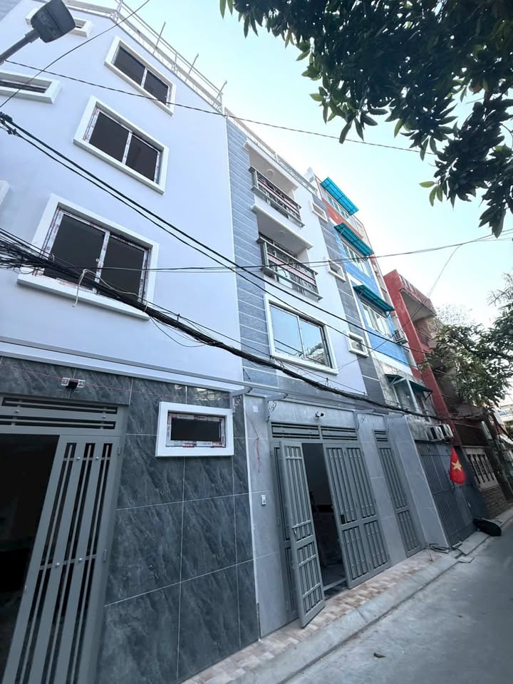Nhà 5 tầng Đặng Văn Ngữ 41.7m² giá 10.5 tỷ - Hẻm xe hơi an ninh