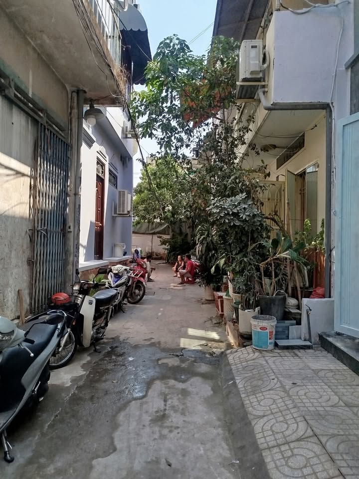 Nhà riêng tại Trường Sa, Phú Nhuận 36m² giá 5 tỷ - Sổ đỏ chính chủ, sang tên ngay!