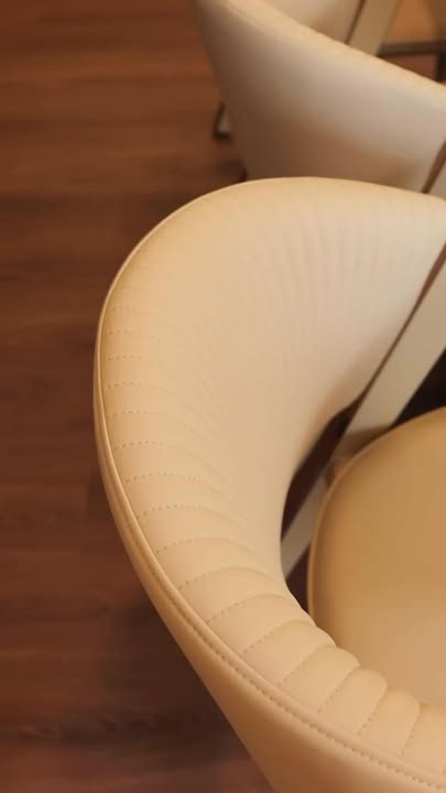 Căn hộ Vinhome Central Park Quận Bình Thạnh 85m² giá 13.8 tỷ - Nội thất mới, sẵn sàng vào ở!