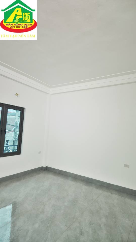 Nhà 3 tầng Trần Quang Khải, Ninh Bình 70m² - Ô tô vào tận sân!