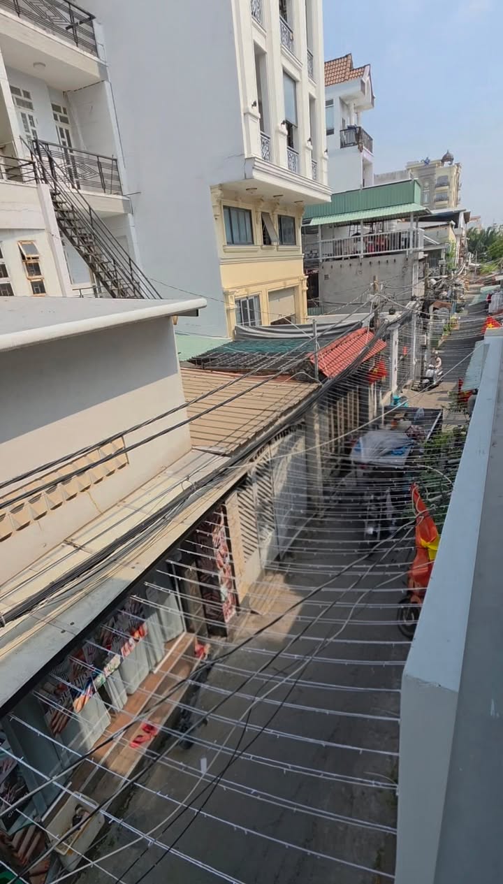 Nhà riêng 2 tầng Him Lam 40m² giá 4 tỷ - Hẻm ô tô, sát cầu Nguyễn Khoái!