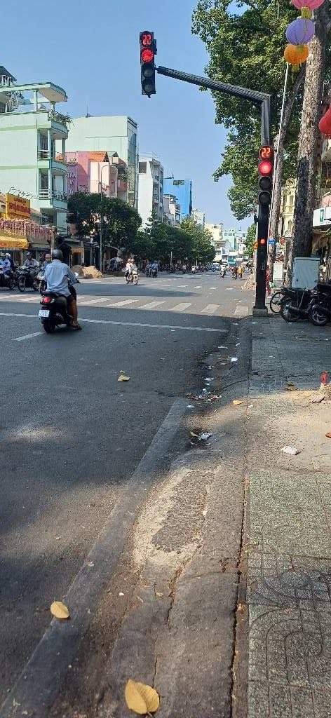 Bán nhà mặt tiền Nguyễn Chí Thanh, Quận 11, 90m² - Đầu tư sinh lời bền vững!