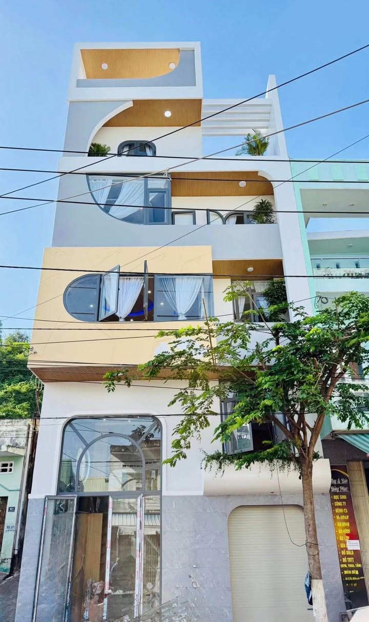 Bán FrontHouse góc đường Hoàng Văn Thụ - Quy Nhơn 48m² giá 7 tỷ - Kinh doanh sầm uất!