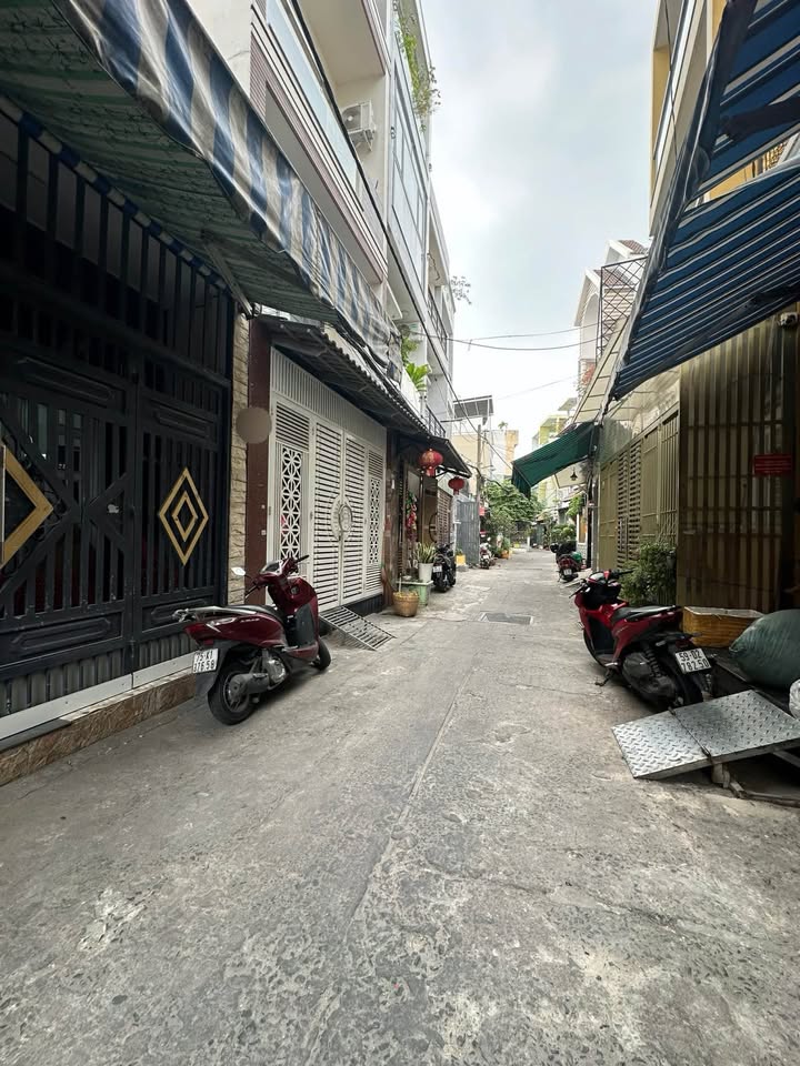 Nhà riêng Hẻm xe hơi Huỳnh Thiện Lộc 49m² giá 5 tỷ - Dọn vào ở ngay!