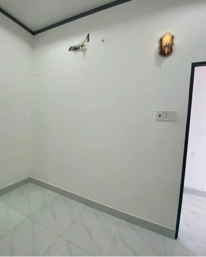 Nhà mặt tiền Phường 5, TP Vĩnh Long 1 phòng khách - Giá chỉ 3 triệu/tháng!