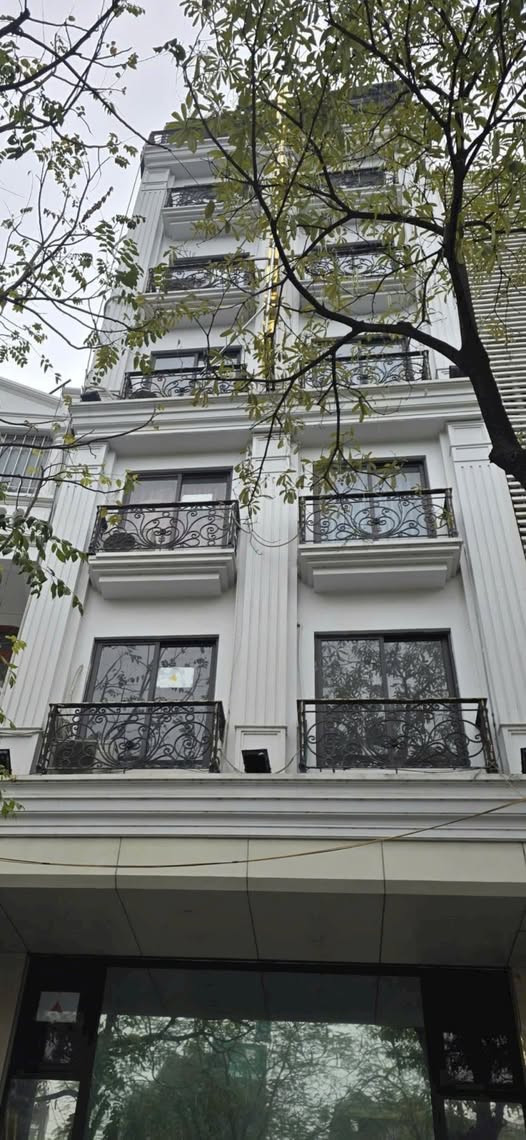 Bán gấp tòa nhà mặt phố Quan Nhân 90m² giá 21.5 tỷ - Đầu tư sinh lời ngay!