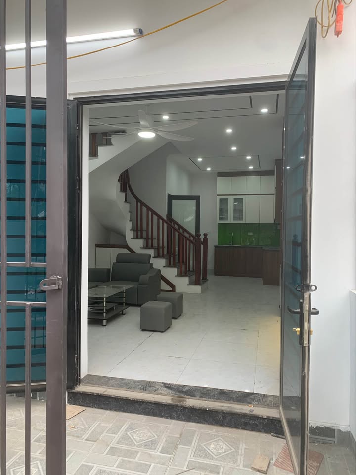 Nhà 3 tầng tại Bần Yên Nhân, 40m² giá 2 tỷ - Sẵn sàng vào ở ngay!