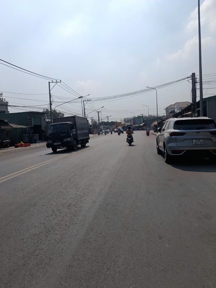 Bán nhà mặt tiền Võ Thị Sáu, Dĩ An 200m² giá chỉ 5 tỷ - Cơ hội đầu tư tuyệt vời!