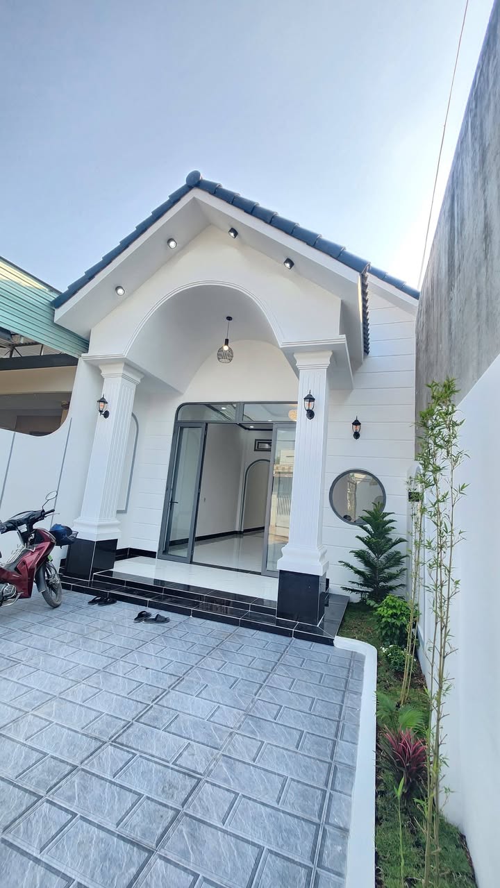 Nhà mái Thái Hiệp Ninh 143m² giá 2.25 tỷ - Vào ở ngay không cần sắm sửa!