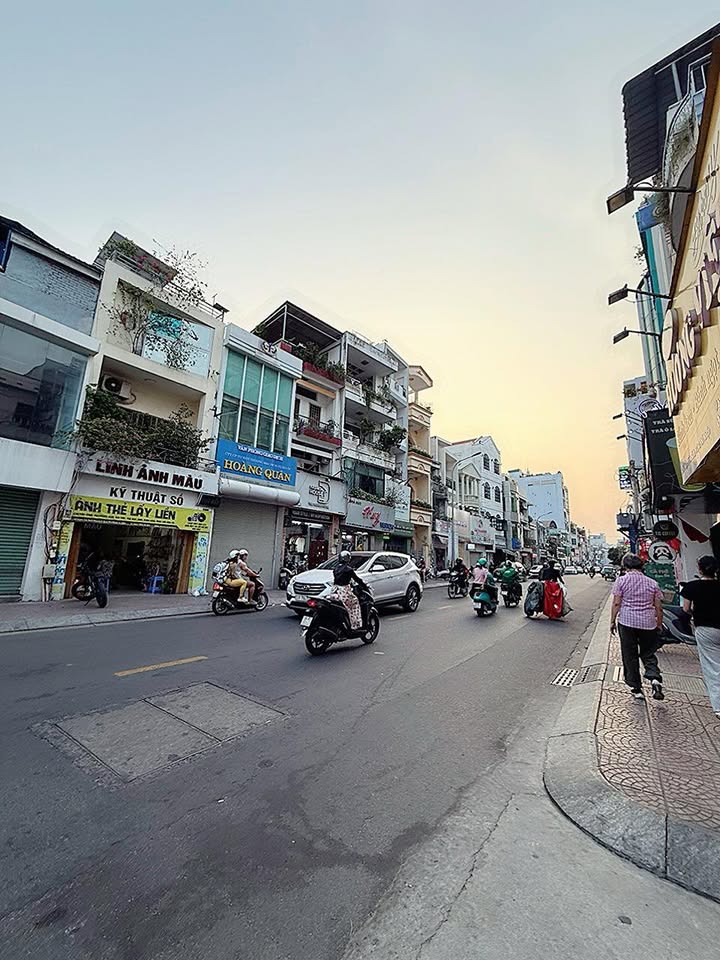 Nhà mặt tiền đường Lê Quang Định, Bình Thạnh 71m² giá 15 tỷ - Đầu tư sinh lời ngay!