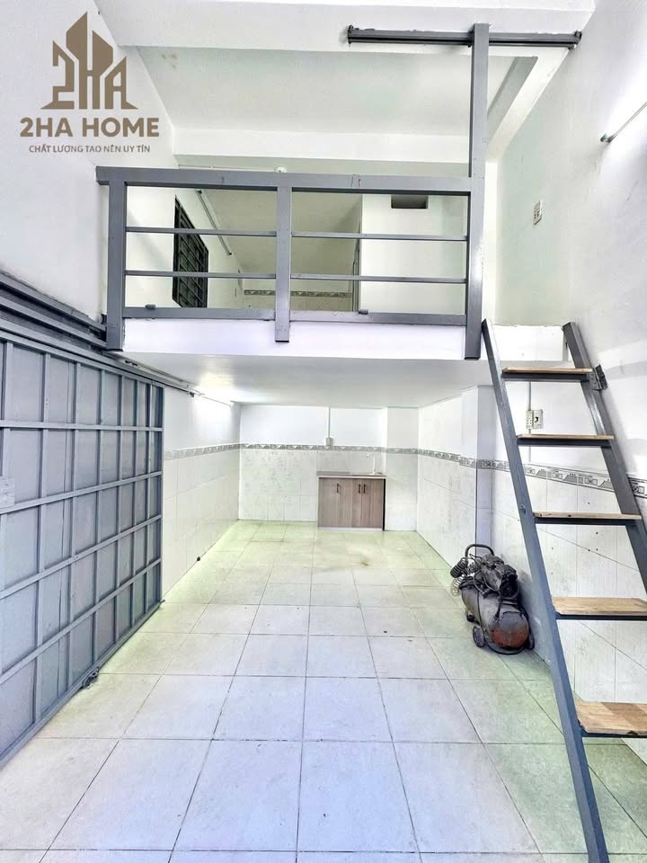 Kiot cho thuê hẻm Tân Thới Nhất 13, Quận 12 - Giá chỉ 3,5 triệu/tháng, rộng rãi và tiện lợi!