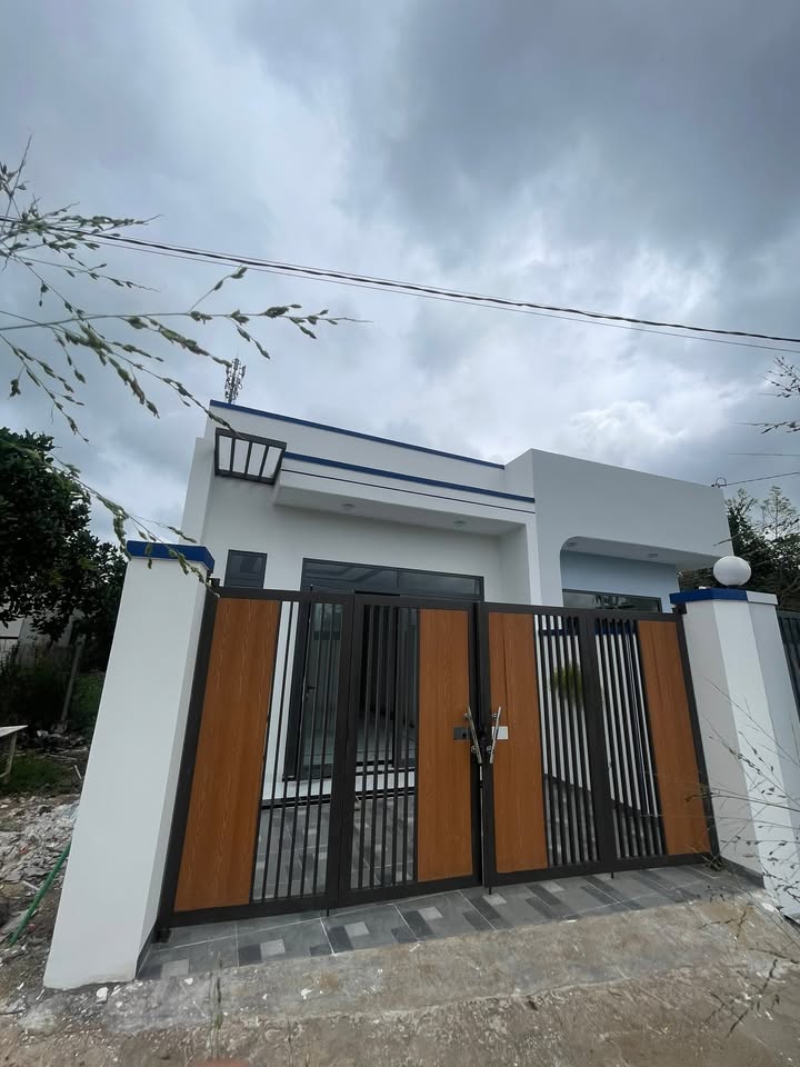 Nhà bán gần chợ Hàng Gòn, 105m² giá 1.48 tỷ - Đón Tết ngay!