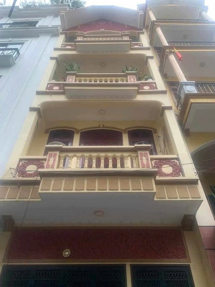 Nhà mặt phố Tân Mai, Quận Hoàng Mai, 50m² giá 10.9 tỷ - Sổ đỏ chính chủ!