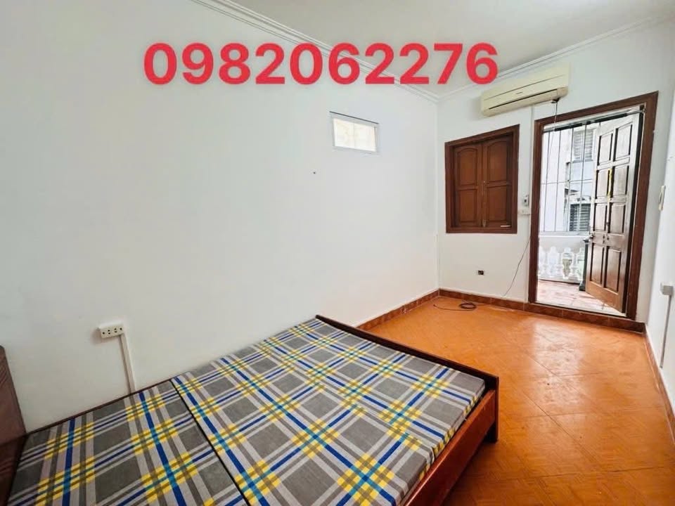 Nhà đẹp Hồng Mai, Quận Hai Bà Trưng 42m² giá 4 tỷ - Gần trường đại học, tiện lợi mọi bề!