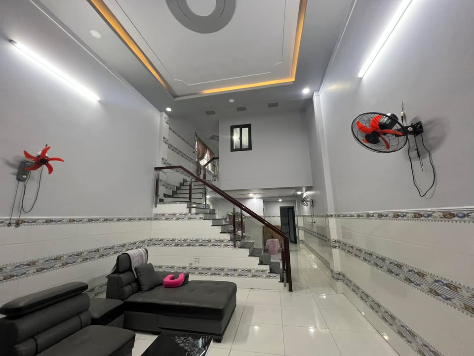 Nhà Gác Lừng Xã Bình Minh 115m² giá 1.2 tỷ - Full nội thất, gần chợ Trà Cổ!