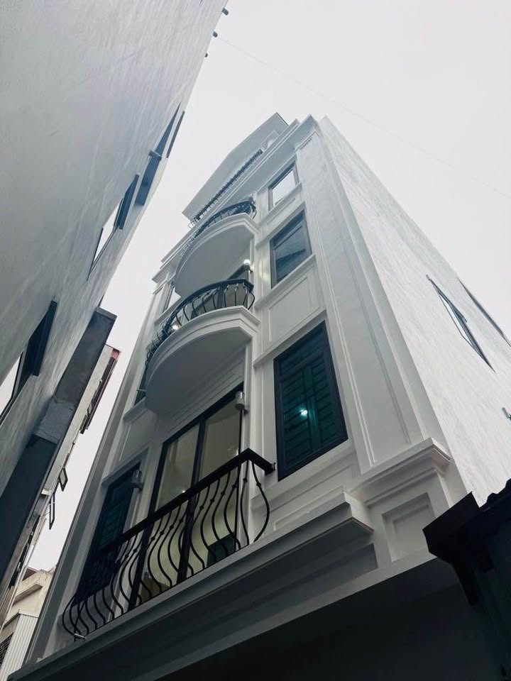 Nhà mặt phố TT Việt Hưng 60m² giá 10 tỷ - Kinh doanh sầm uất, ở ngay!