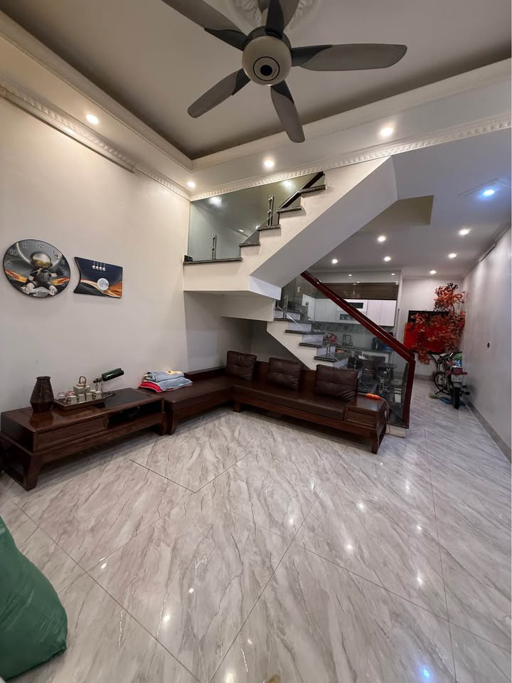 Nhà 3 tầng Hà Phong, Hạ Long 55m² giá 2 tỷ - Sẵn sàng vào ở ngay!