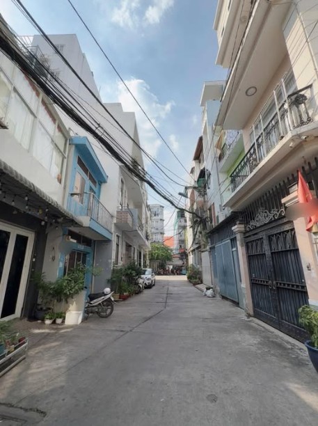 Nhà 2 tầng HXH Độc Lập & Tân Hương 60m² giá nhỉnh 6 tỷ - Đầu tư sinh lời bền vững!