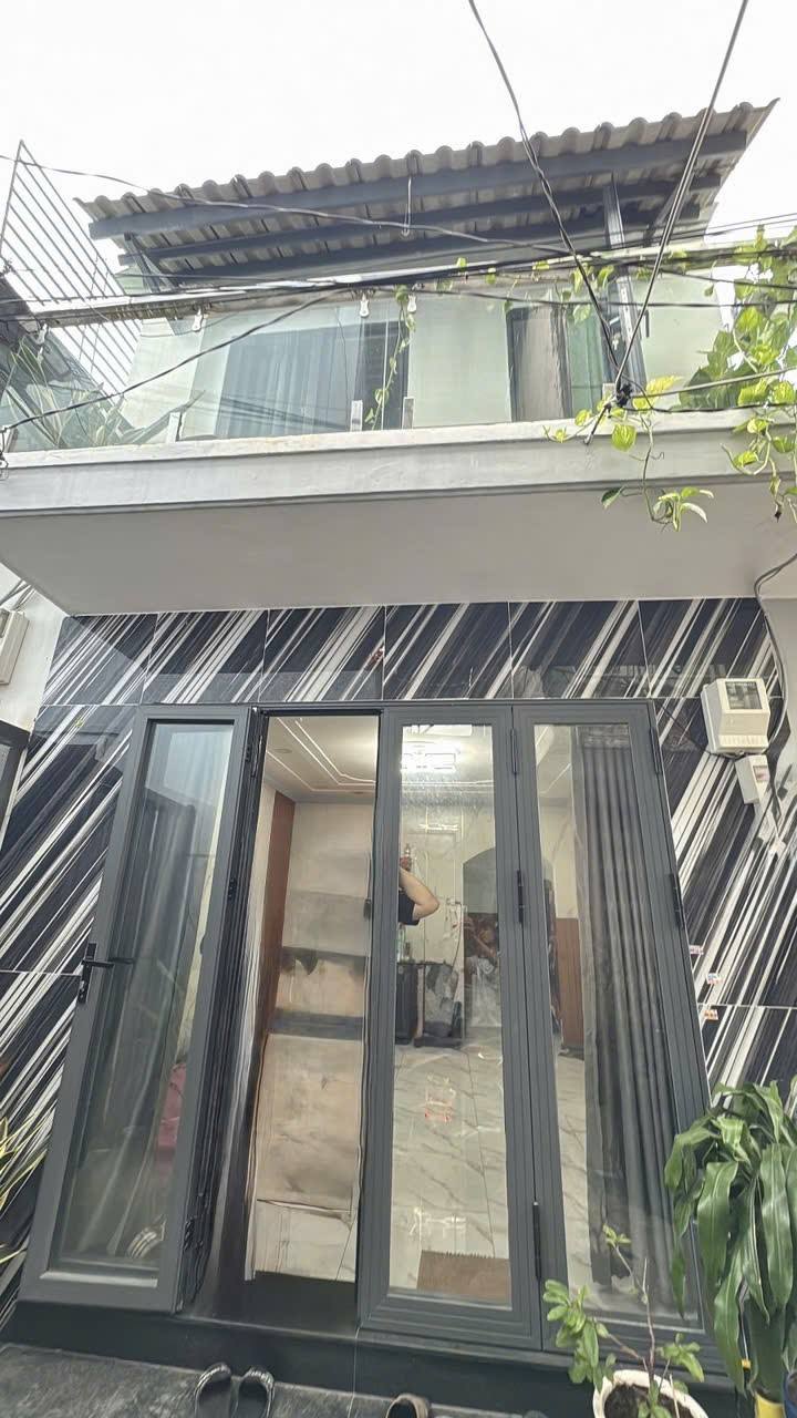 Nhà 2 tầng Hiệp Bình Chánh 36m² giá 2.1 tỷ - Sẵn sàng vào ở ngay!