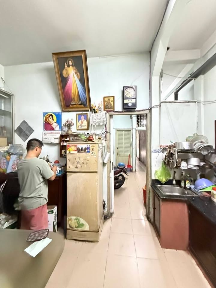 Nhà mặt tiền Nguyễn Trọng Tuyển, Quận Tân Bình, 75m² giá 15.6 tỷ - Kinh doanh cực đỉnh!