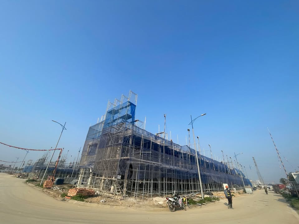 Nhà 3 tầng Phường Quang Trung, 102m² giá 5.3 tỷ - Sổ hồng lâu dài