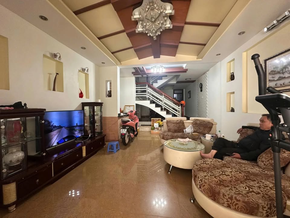 Nhà phố Phù Đổng Thiên Vương Đà Lạt 102.58m² giá 10.1 tỷ - Chính chủ, sẵn sàng ở ngay!