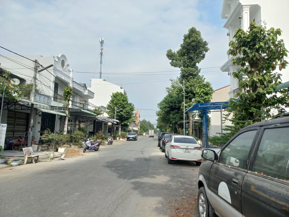 Đất nền đẹp Đường D4 KDC Hồng Loan 85m² giá 3.1 tỷ - Sổ hồng chính chủ