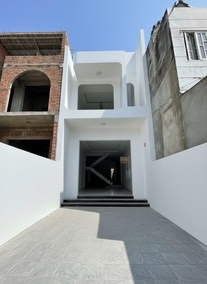 Nhà lầu hoàn công KP5A Trảng Dài 112m² giá 4.5 tỷ - Gần chợ Phú Thọ!