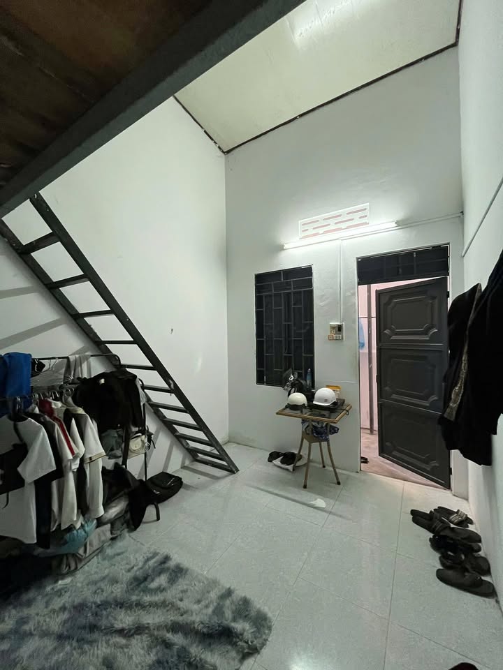 Phòng trọ cho thuê tại Phường Vĩnh Hòa, Nha Trang 18m² giá chỉ 2 triệu - Yên tĩnh, an ninh!