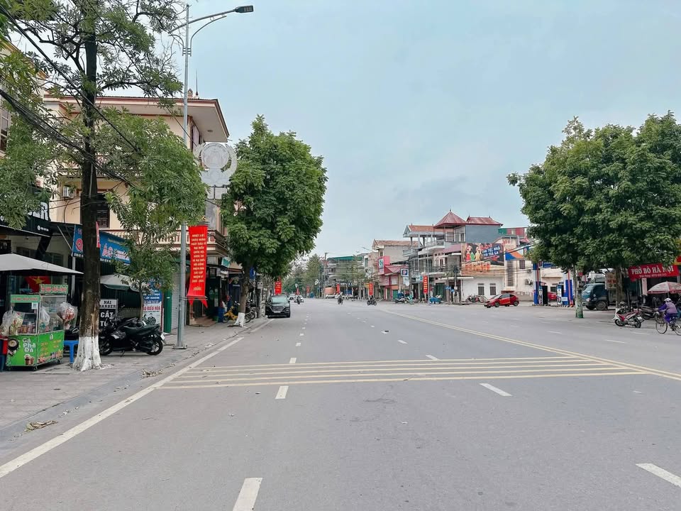 Nhà 3 tầng đẹp đường Trần Phú - Kinh doanh đa ngành nghề - Giá 8 tỷ