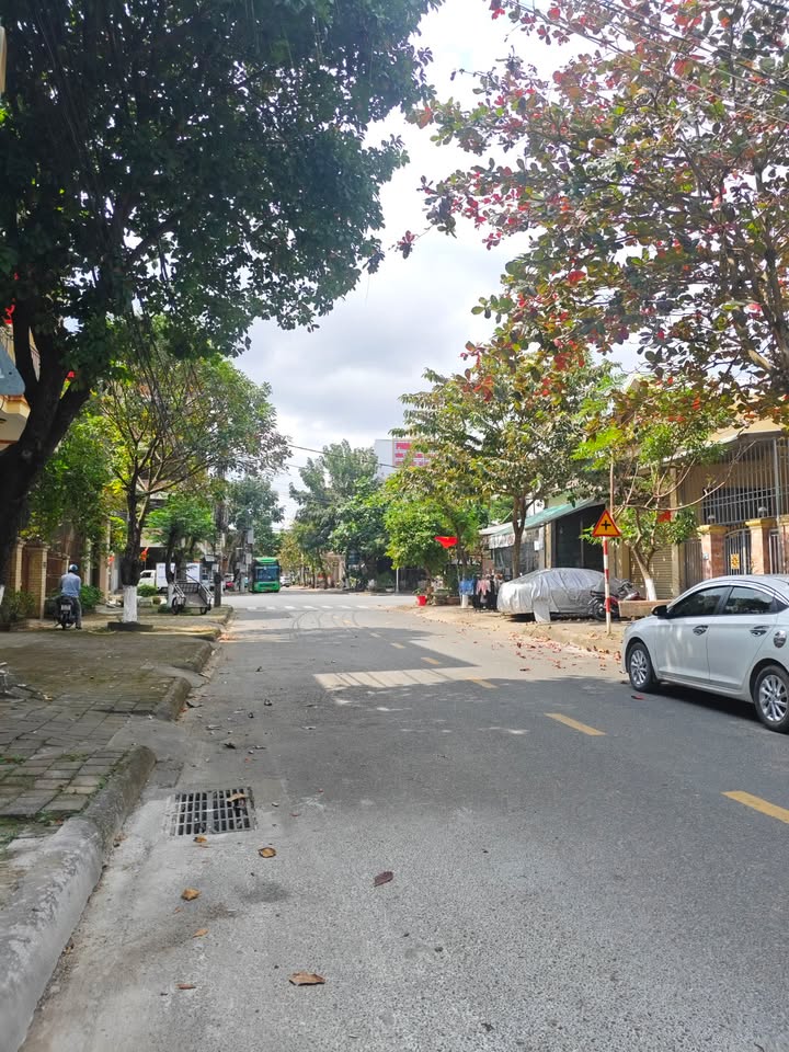 Nhà - Đất mặt tiền đường Nguyễn Cư Trinh, Quảng Ngãi 192m² giá 3 tỷ - Cơ hội đầu tư tuyệt vời!