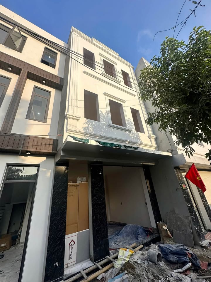 Nhà 3 tầng đường Lê Cảo, Thanh Hóa 42m² giá 3.1 tỷ - Tiện nghi đầy đủ, vị trí đắc địa!