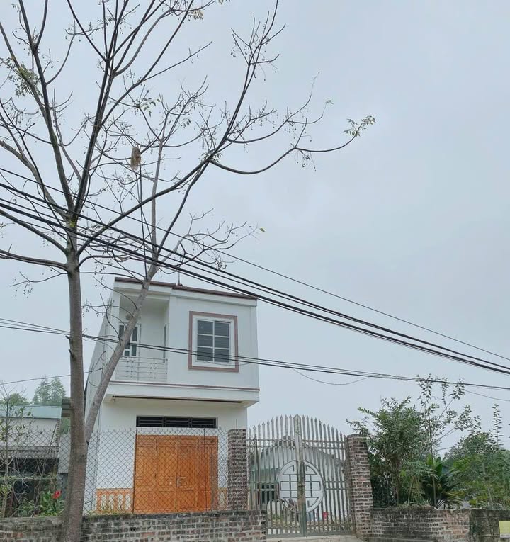 Nhà 2 tầng 230m² tại Phường Âu Cơ, giá chỉ 1.6 tỷ - Đầu tư sinh lời ngay!