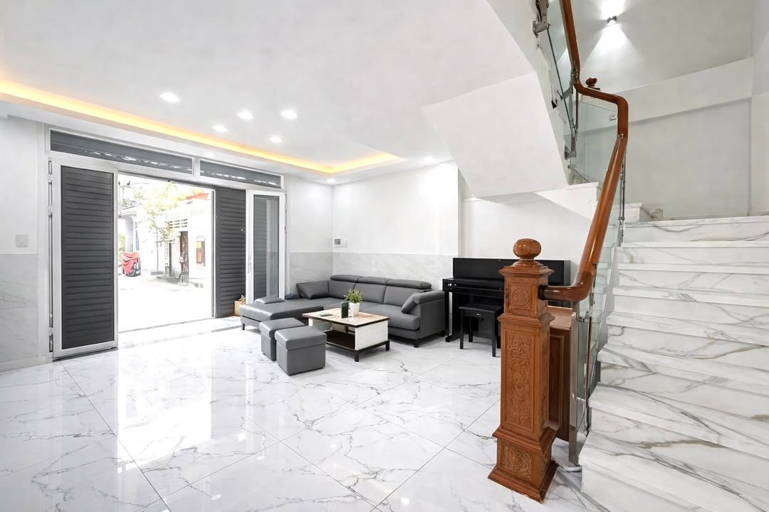 Nhà 5 tầng Nguyễn Văn Đậu P.7 40m² giá 7 tỷ - Hẻm xe hơi, sẵn sàng ở ngay!