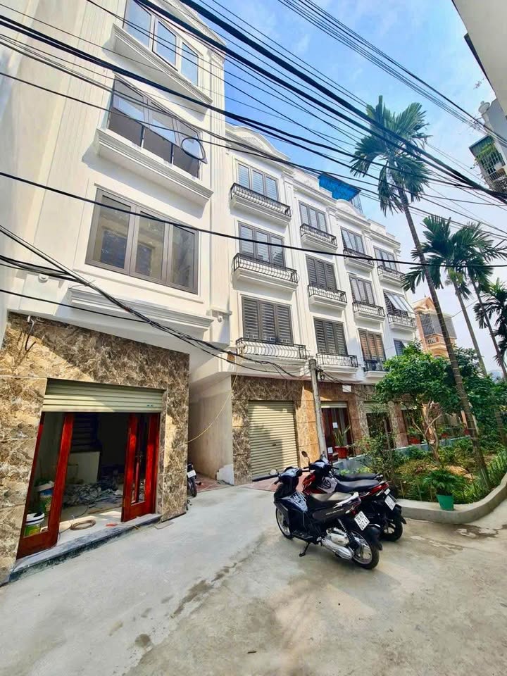Nhà 5 tầng Vân Canh 35m² giá 6 tỷ - Ô tô đỗ cửa, sinh viên thuê tốt!