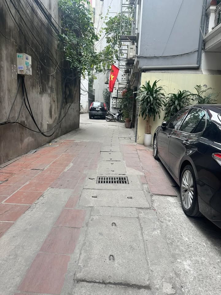 Nhà phố Khương Đình 40m² giá 9x tỷ - Ô tô đỗ cổng, vào ở ngay!