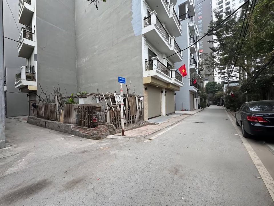 FrontHouse phố Đức Giang 43m² giá 11 tỷ - Lô góc vỉa hè ô tô tránh