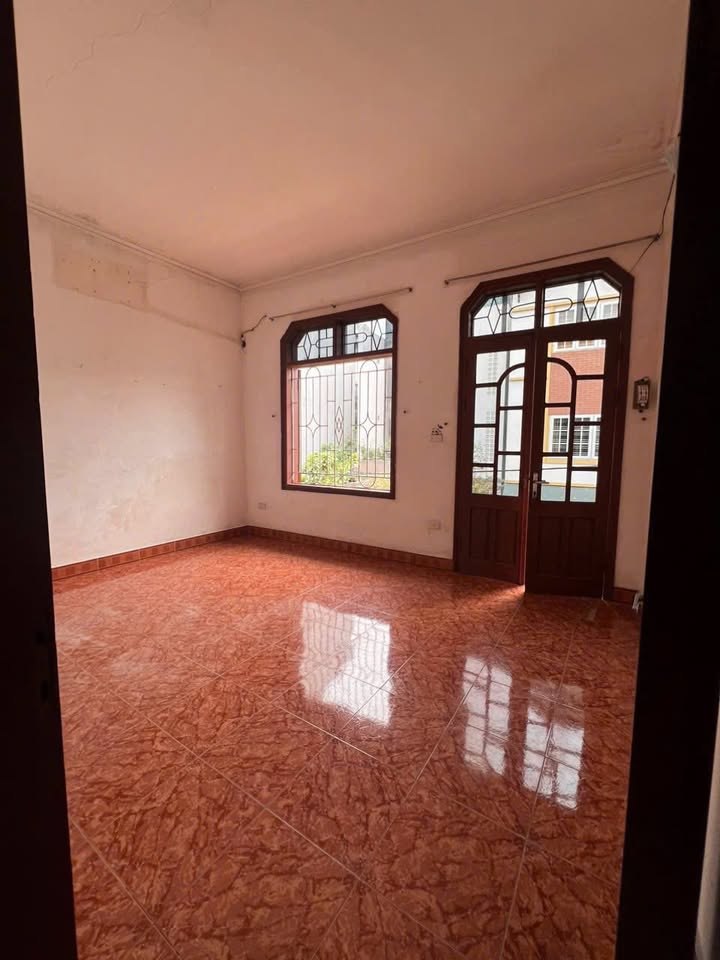 Nhà nguyên căn 3 tầng Nguyễn Văn Linh, Long Biên, 62m² giá 7.5 triệu - Cho thuê ngay!