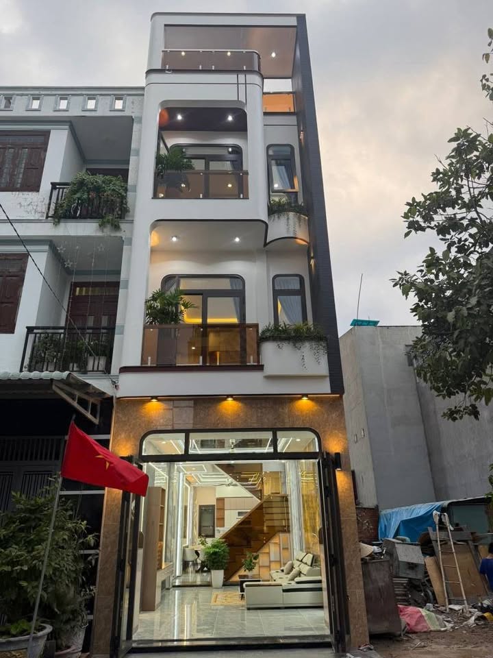 Nhà phố Bình Hoà, Thuận An 64m² giá thỏa thuận - Thiết kế trẻ trung hiện đại!