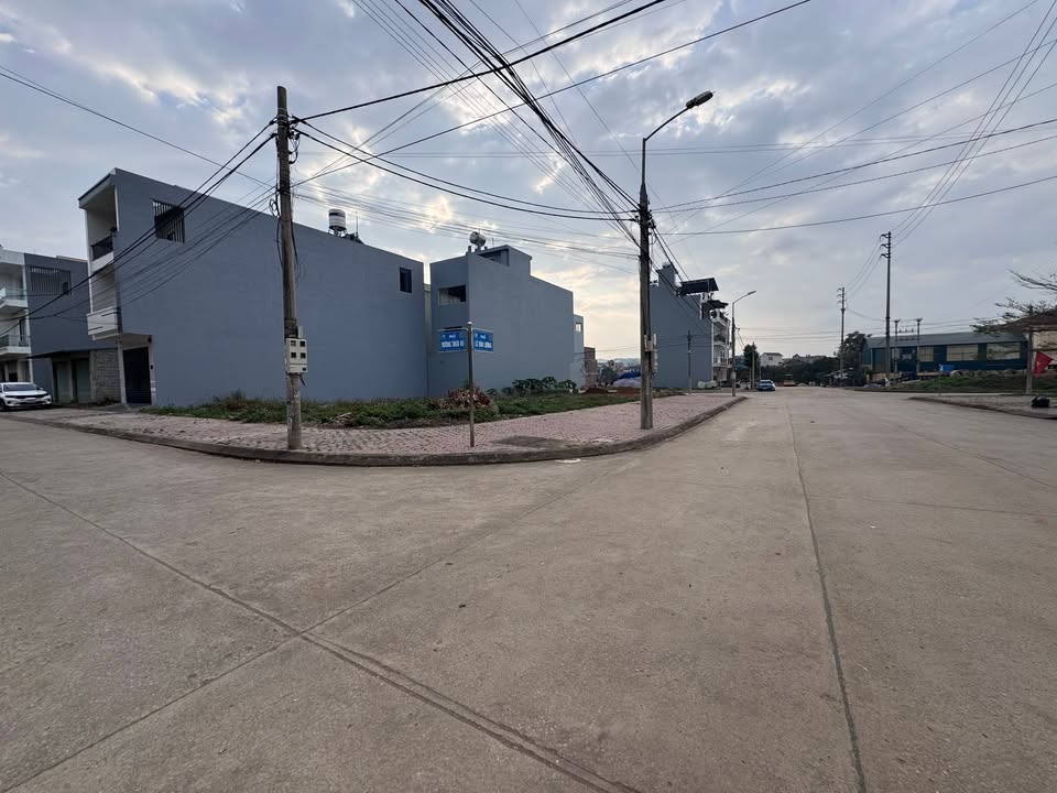 Bán 3 lô đất N20 Thị Trấn Cao Lộc 100m² giá 2.0 tỷ - Đầu tư sinh lời ngay!